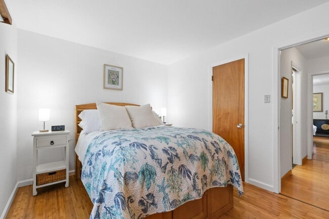 Building Photo - 530 Rockaway Beach Ave