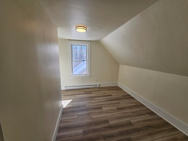 Building Photo - 227 Rockingham St