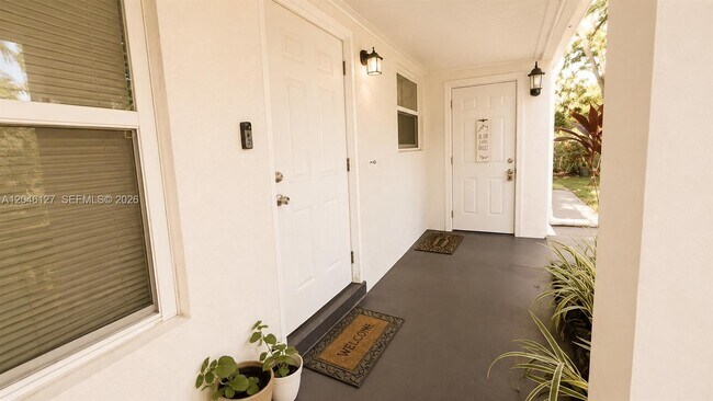 Building Photo - 1028 S 62nd Ave