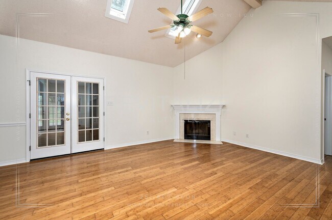 Building Photo - Daphne 3BR/2BA + Bonus Den – Spacious, Stylish & Full of Charm!