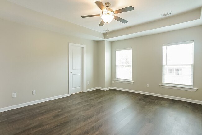 Building Photo - 911 Chesford Dr