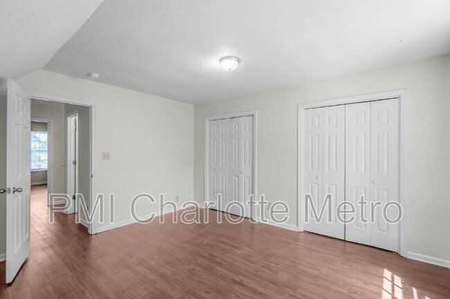 Building Photo - 10800 Whittersham Dr