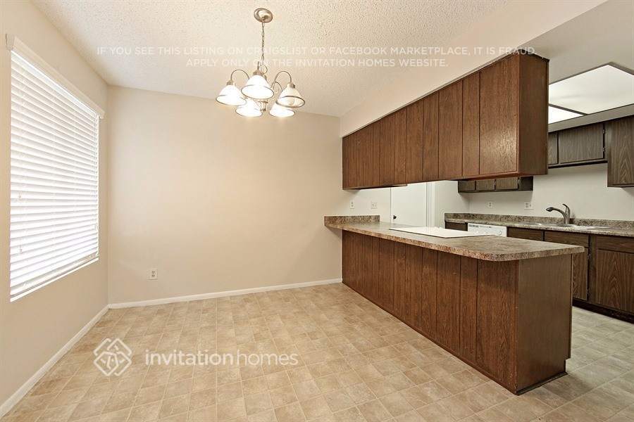 Building Photo - 6925 W Montebello Ave