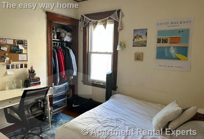 Building Photo - 183 College Ave