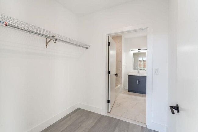 Building Photo - 43-45 W 32nd ST Unit 305