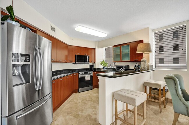 Building Photo - 2001 N Ocean Blvd