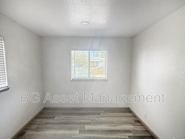 Building Photo - 6524 Miles Ln