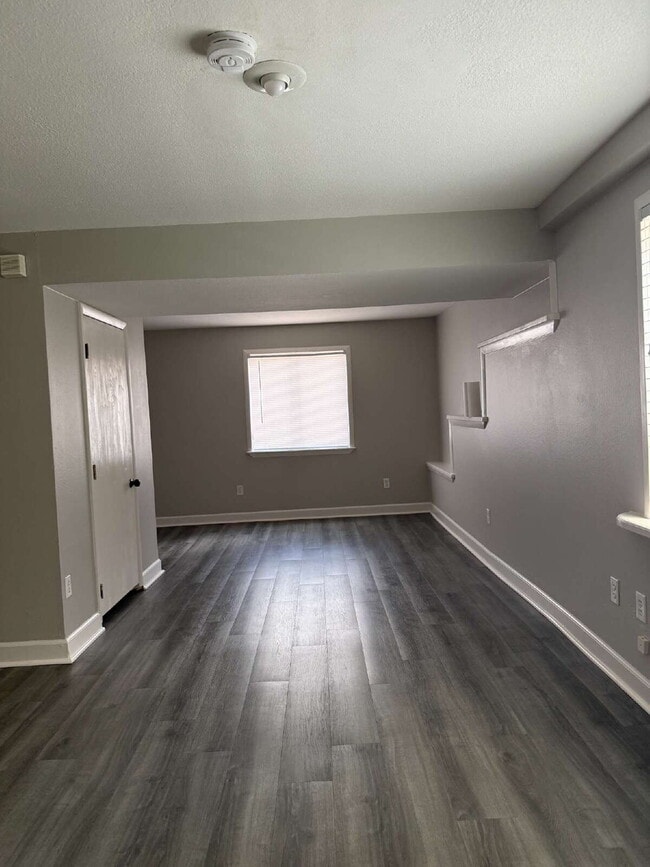 Building Photo - 4 Bedroom, 2 Bath Ranch Style Home w/ Finished Walkout Basement!