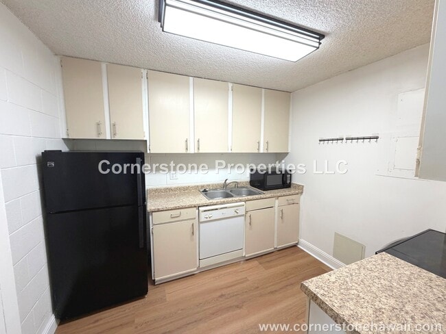 Building Photo - 98-1030-1030 Moanalua Rd