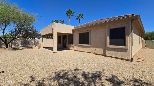Building Photo - 13588 W Alvarado Dr