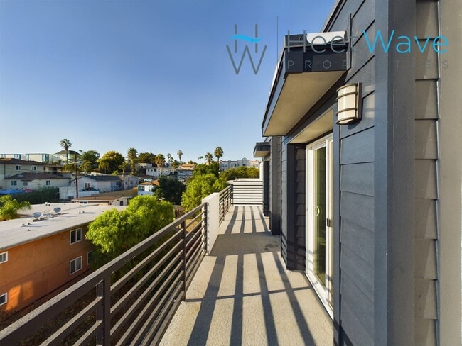 Building Photo - REZKO - E Street