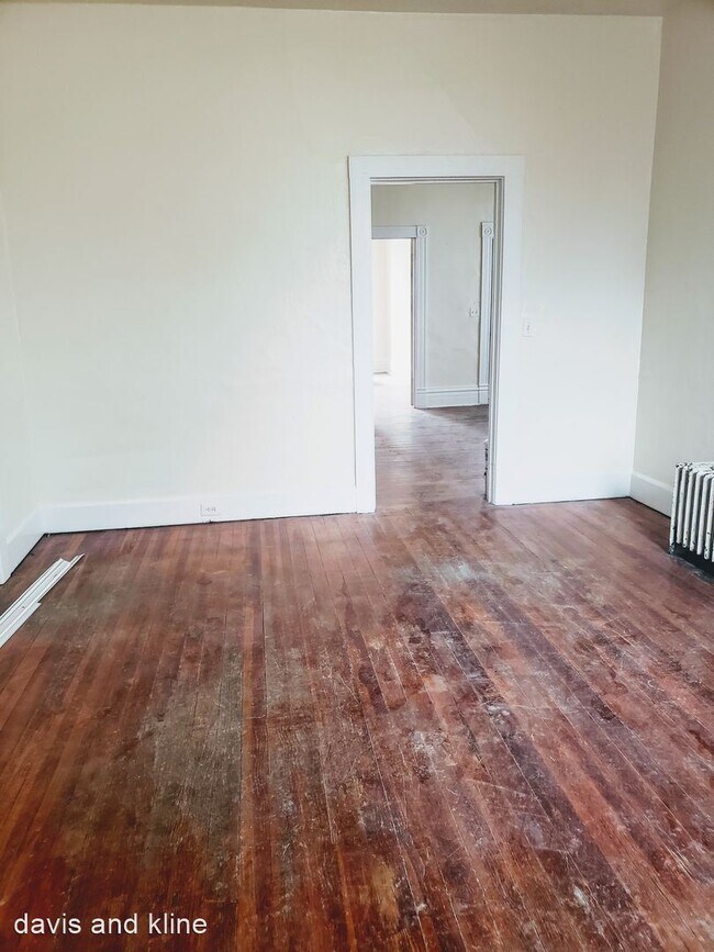 Building Photo - 3 br, 1 bath House - 1010 Vine Street