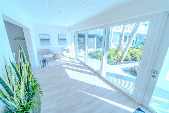 Building Photo - 354 Harbour Dr