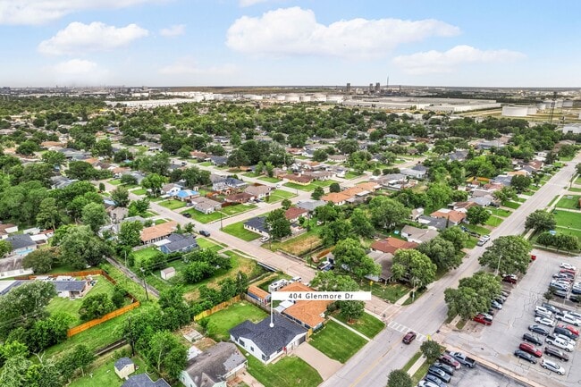 Building Photo - 404 Glenmore Dr