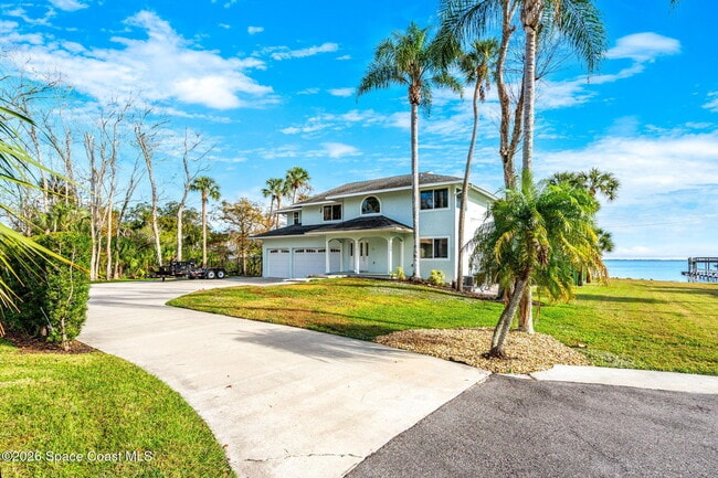 Building Photo - 100 Bonita St