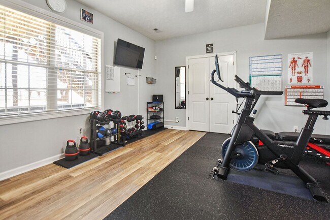 Building Photo - Dog Friendly Four Bedroom!