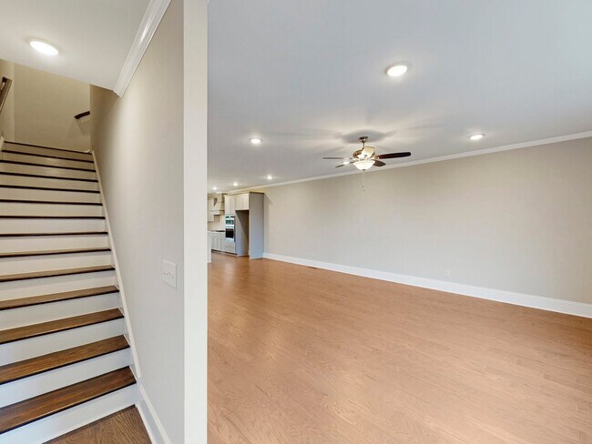 Building Photo - 3070 Poppy Ln