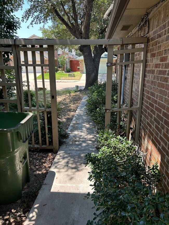 Building Photo - 3712 Pulsar Dr