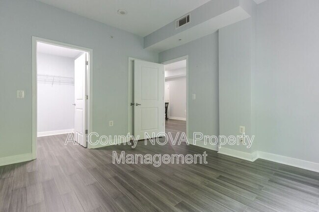 Building Photo - 820 N Pollard St