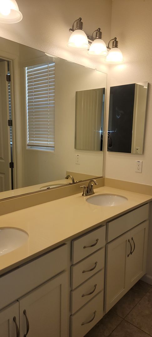 Building Photo - Adorable 3 bedroom 2.5 bath home in West S...
