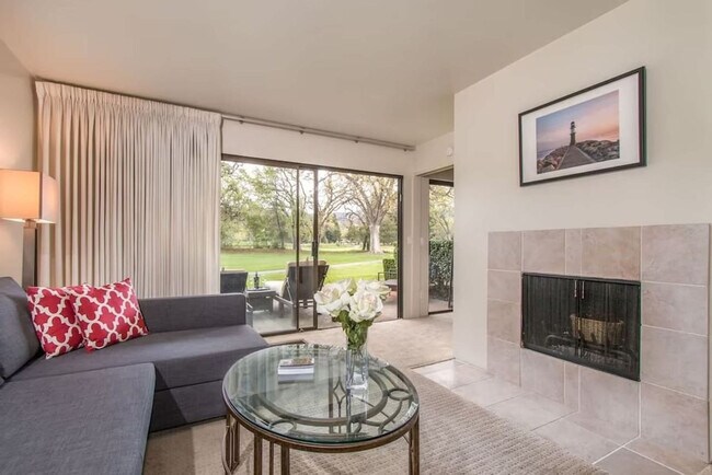 Building Photo - 668 Cottage Dr