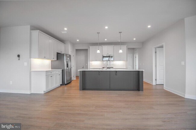 Building Photo - 4399 Peach Lily Ln