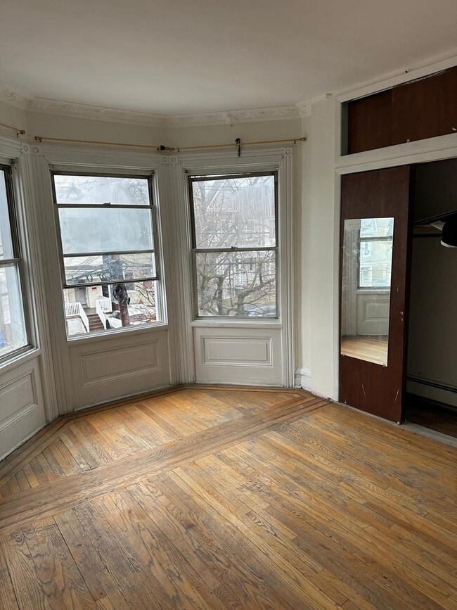 Building Photo - 129 Highland Ave