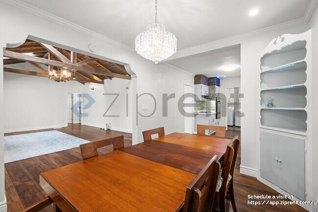 Building Photo - 3606 Barrett Ave