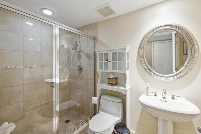 Building Photo - 1830 S Ocean Dr