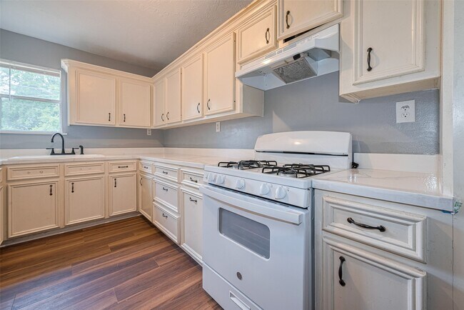 Building Photo - 6527 Kernel St