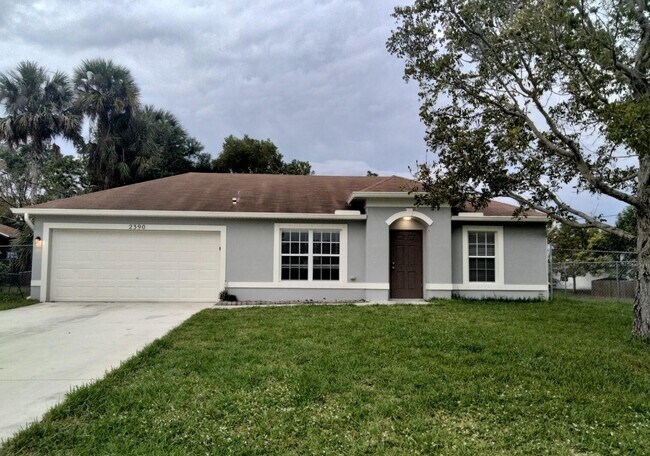 Primary Photo - 2390 SW Valnera St