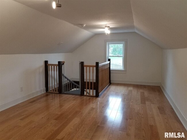 Building Photo - 118 Dodge St