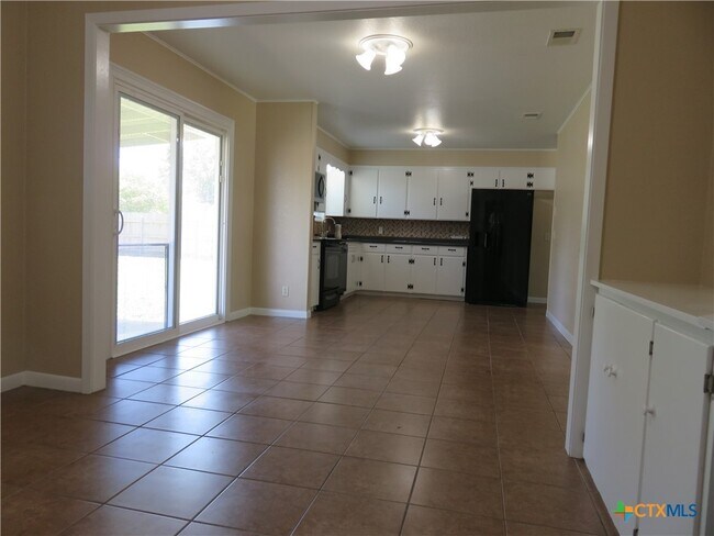 Building Photo - 1339 Mockingbird Ln