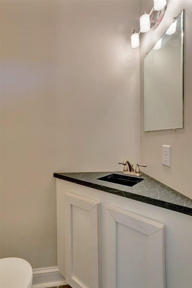 Building Photo - 2 Bedroom Condo at Garden Court!