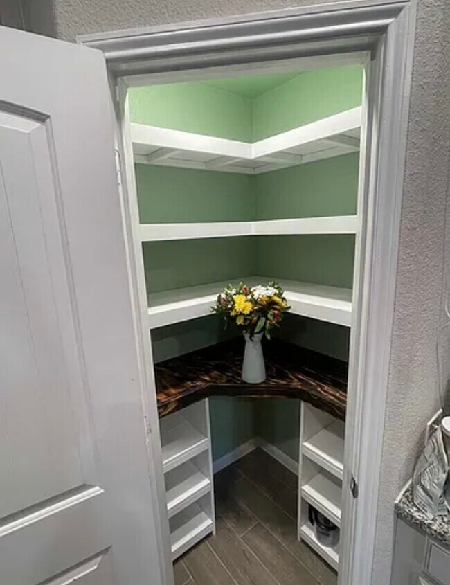 Building Photo - 5214 Yellow Rays Trl