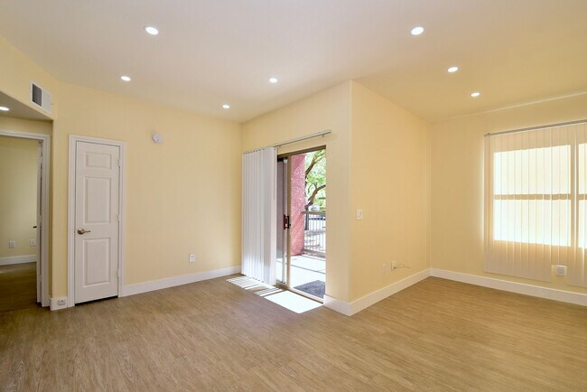Building Photo - Upgraded & Charming Two-Bedroom Condo with...