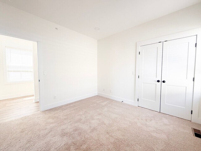 Building Photo - Tristan Style 3-Bedroom w/ Flex Room + Summer Special