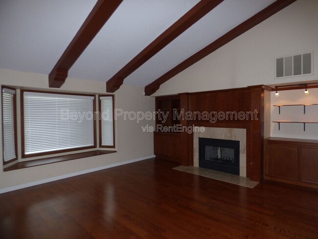 Building Photo - 521 Vicki Pl