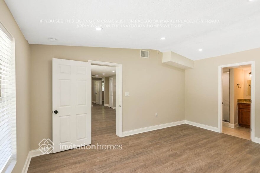 Building Photo - 4010 Treasure Cir