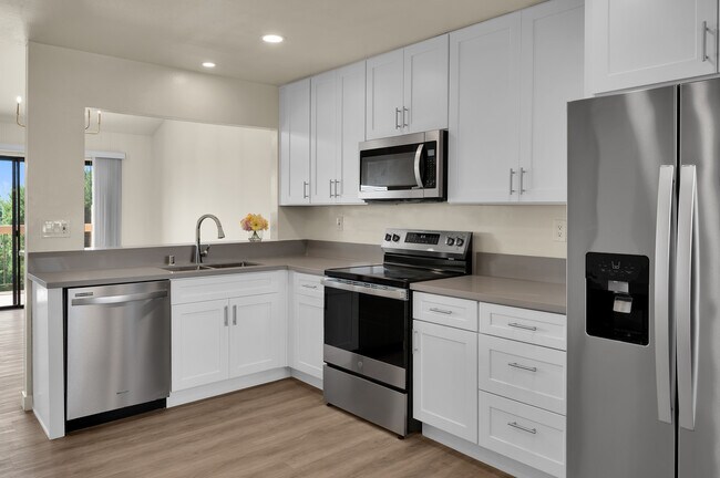 Building Photo - 2579 Caminito Muirfield