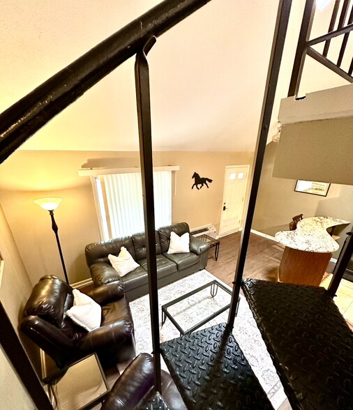 Building Photo - 2738 Brownsboro Rd