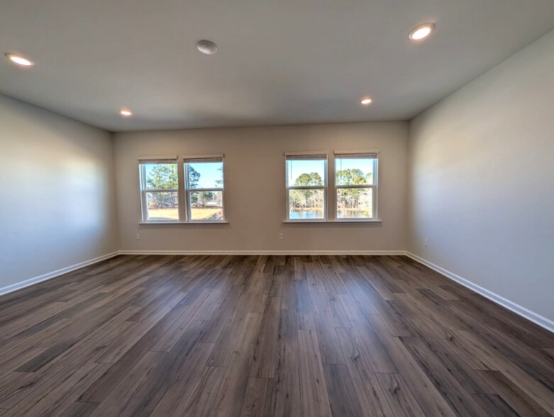 Building Photo - 2837 Farmhouse Dr