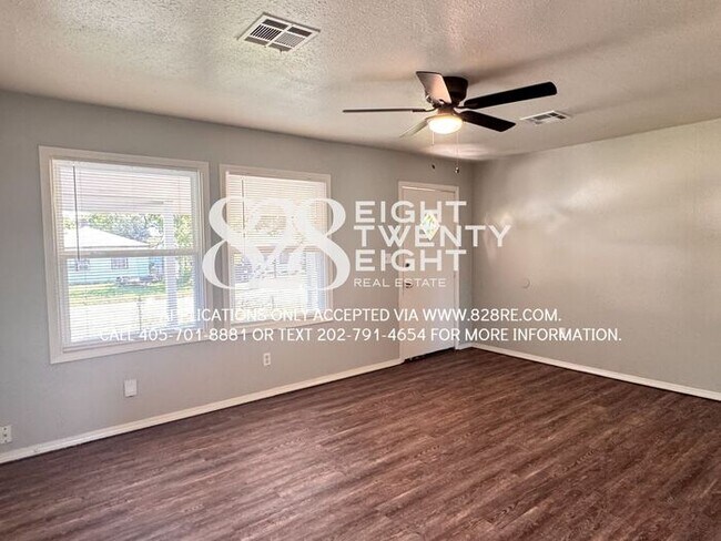 Building Photo - *AVAILABLE NOW* 3 BED/1 BATH SINGLE FAMILY HOME IN DEL CITY!