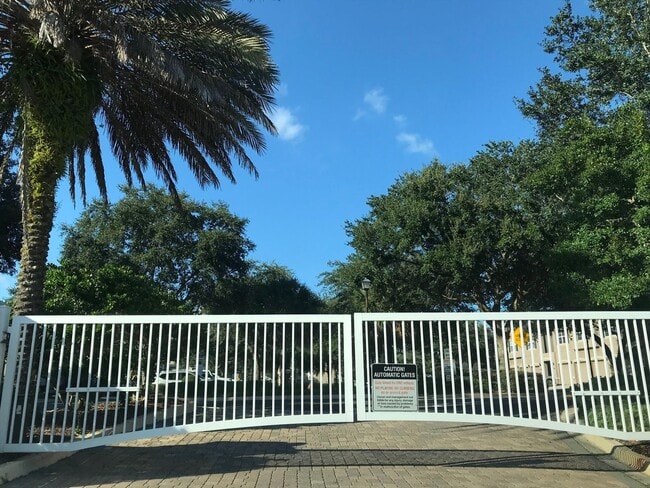 Building Photo - 2 Bed 2 Bath, attached Garage, in Gated Community off Kernan and Atlantic