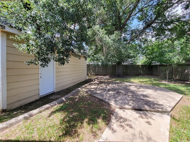 Building Photo - 16614 Cairnway Dr