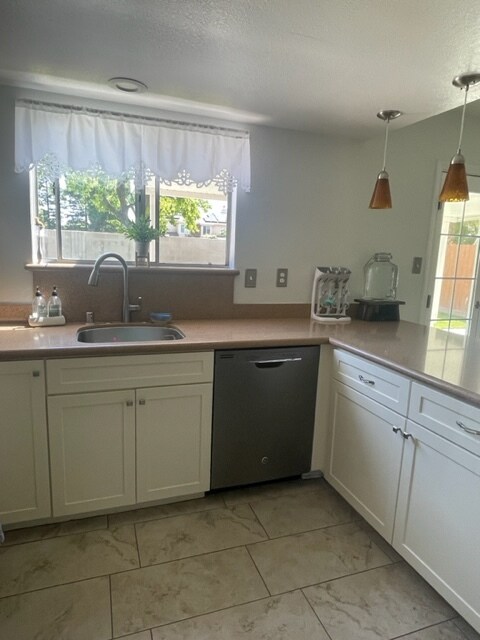 Building Photo - 7501 Canyon Clover Dr