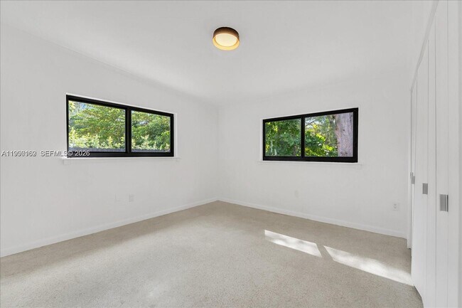 Building Photo - 7132 SW 65th Ave