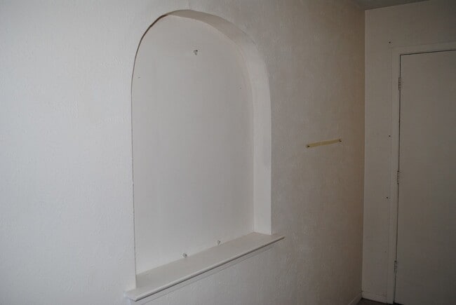 Building Photo - 2321 Suffolk Ln