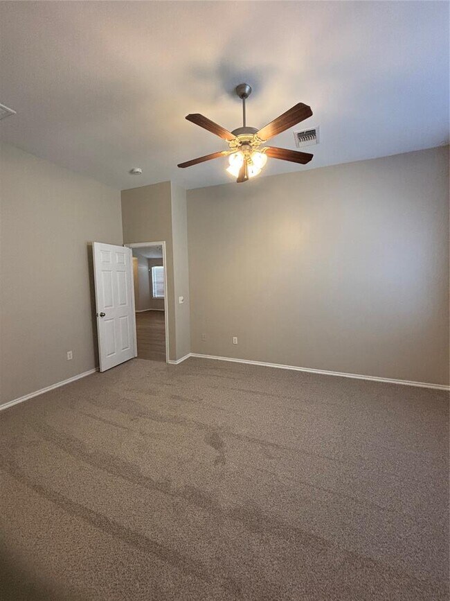 Building Photo - 3005 Grant Rd