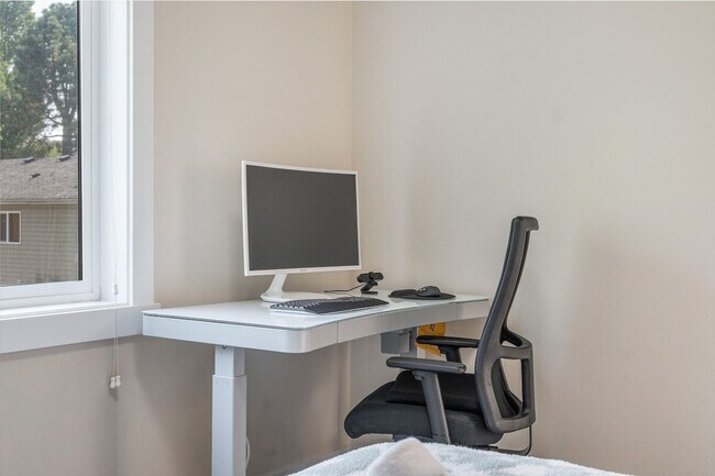 Building Photo - 10404 2nd Pl SW